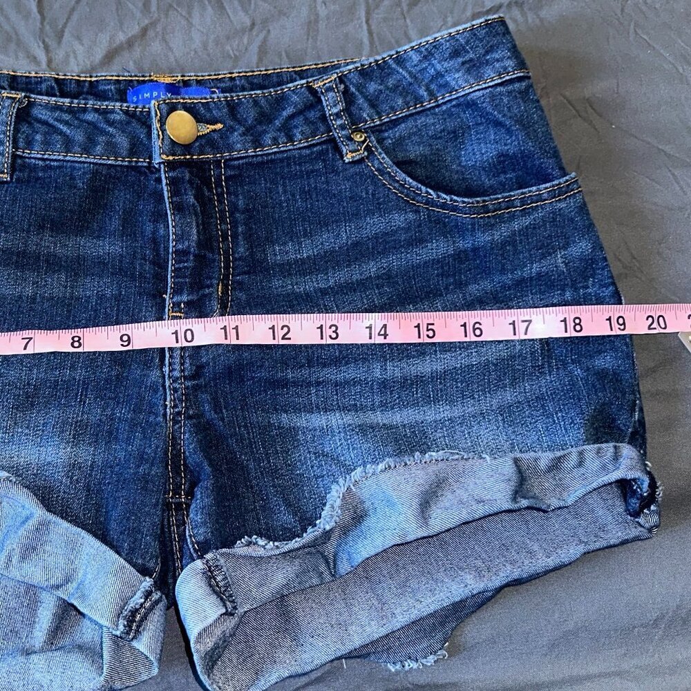 Simply Styled Women's Cuffed Dark Blue Jean Shorts Size 6 Mid Rise Stretch - Picture 7 of 13
